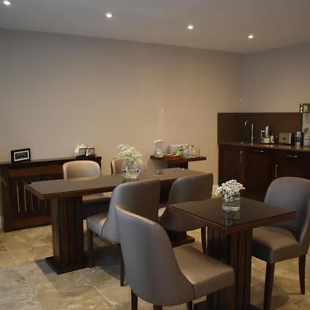 Konukevi The Birches