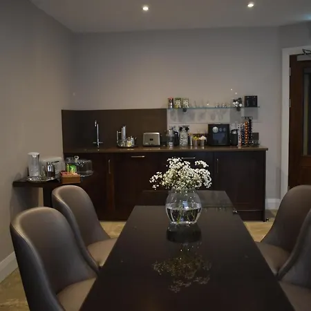 The Birches Konukevi 4*